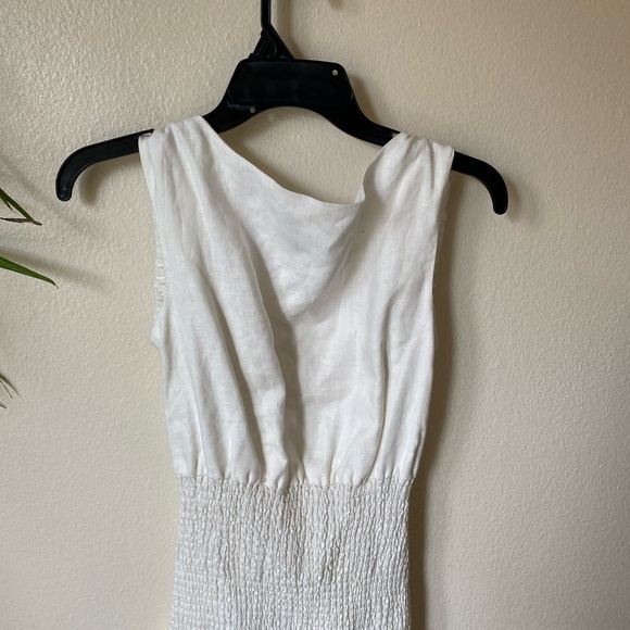 SIR. The Label Women’s Smocked Linen Open Back Dress Size 1 Resortwear Vacation - Picture 2 of 7